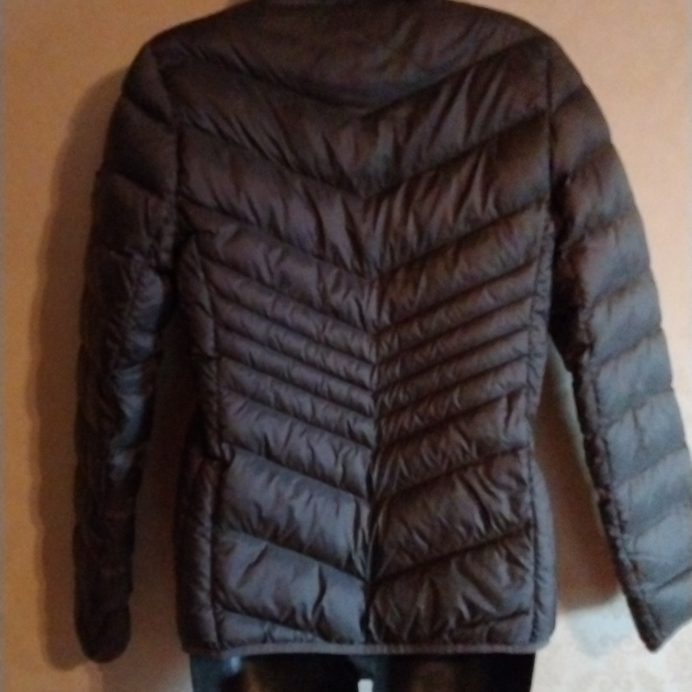 Abercrombie & Fitch steel  grey down lightweight puffer jacket.Size small. - Picture 6 of 15